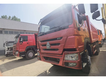 Truk jungkit SINOTRUK HOWO
