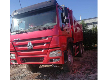 Truk jungkit SINOTRUK HOWO