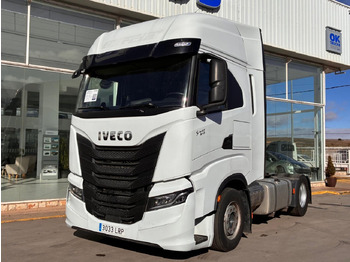 Tractor head IVECO