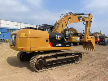 Ekskavator perayap CATERPILLAR 320D2