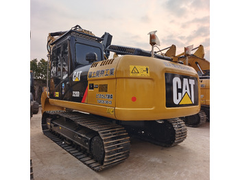 Ekskavator perayap CATERPILLAR 320D2
