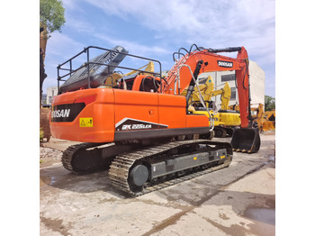 Ekskavator perayap DOOSAN DX225LCA