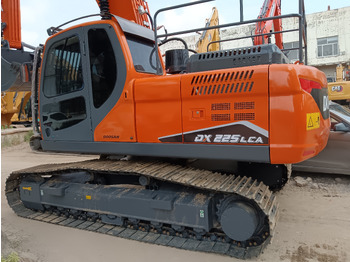Ekskavator perayap DOOSAN DX225LCA