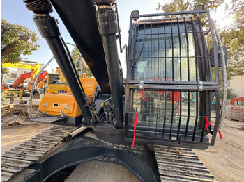 Ekskavator perayap HYUNDAI