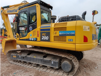 Ekskavator perayap KOMATSU PC200-8