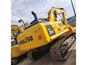 Ekskavator perayap KOMATSU PC200-8