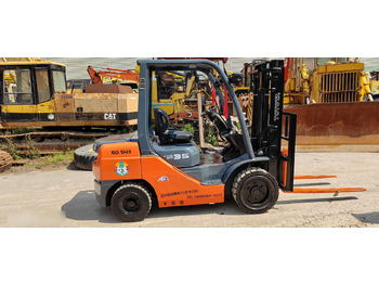 Forklift TOYOTA
