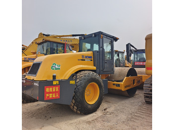 Roller jalan XCMG XS143J