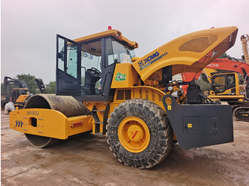 Roller jalan XCMG XS183J