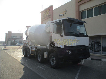 Truk pengaduk beton RENAULT