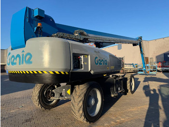 Boom teleskopik Genie SX 135 XC: gambar 4