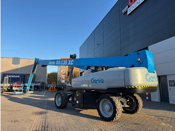 Boom teleskopik Genie SX 135 XC: gambar 2