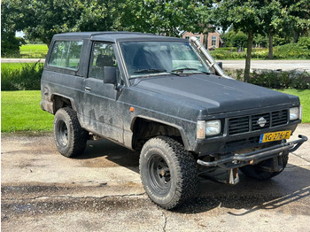 Mobil NISSAN