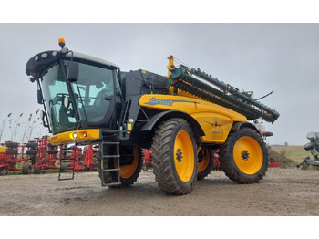 Penyemprot self-propelled
