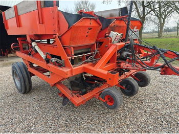 Mesin penanam kentang