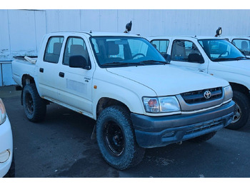 Mobil SUV TOYOTA Hilux