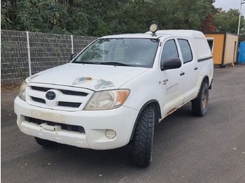 Mobil SUV TOYOTA Hilux