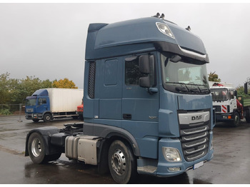Tractor head DAF XF 530