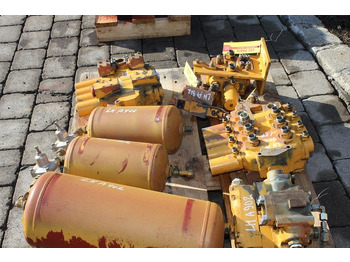 Katup hidrolik untuk Peralatan konstruksi Liebherr A902: gambar 5