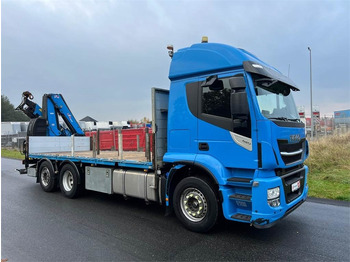 Truk derek IVECO