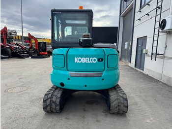 Ekskavator mini Kobelco SK45SRX-6 Pyörittäjä pihdeillä: gambar 4