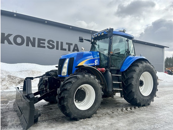 Traktor NEW HOLLAND