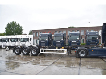Semi-trailer pengangkut mobil KRONE SDC
