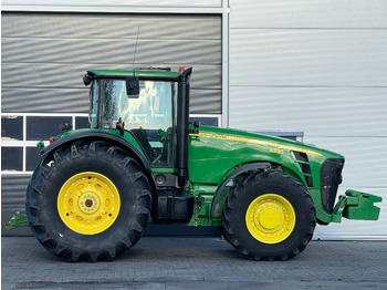 Traktor John Deere 8330 AutoPower: gambar 4