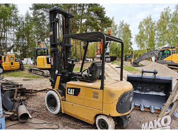 Forklift listrik CATERPILLAR EP