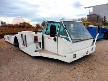 Traktor mundur FMC