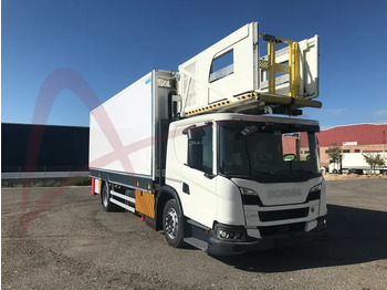 Truk katering bandara