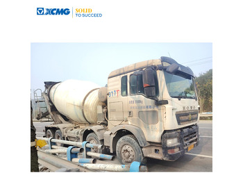 Truk pengaduk beton XCMG