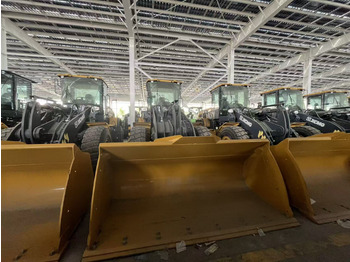 Wheel loader XCMG official XC948 4.5ton wheel loader hydraulic with diesel engine in stock: gambar 4