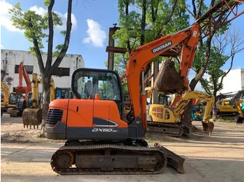 Ekskavator perayap DOOSAN DX60