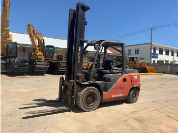 Forklift diesel Toyota FD50 Forklift Original Color Japan Forklift with High Mast: gambar 2 Forklift diesel Toyota FD50 Forklift Original Color Japan Forklift with High Mast: gambar 2