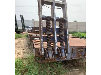 Semi-trailer low bed