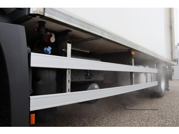 Truk berpendingin Mercedes-Benz Antos 1832 L: gambar 3 Truk berpendingin Mercedes-Benz Antos 1832 L: gambar 3