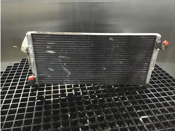 Pendingin oli LIEBHERR