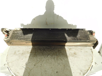 Pendingin oli LIEBHERR