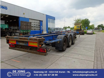 Semi-trailer pengangkut mobil RENDERS