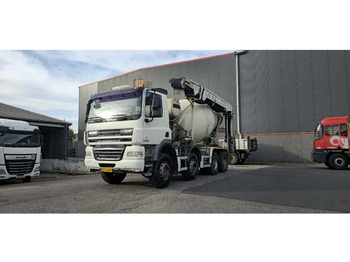 Truk pengaduk beton DAF CF 85