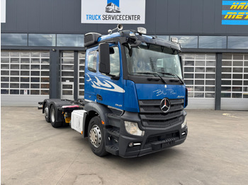 Truk sasis MERCEDES Actros 2545 6x2: gambar 3