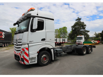 Truk sasis MERCEDES-BENZ Actros 2548