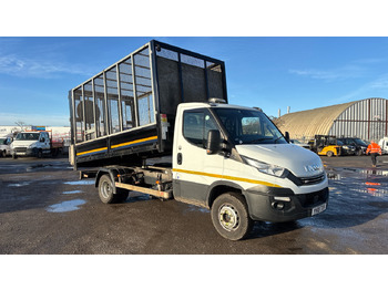 Truk jungkit IVECO Daily