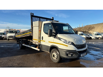 Truk jungkit IVECO Daily