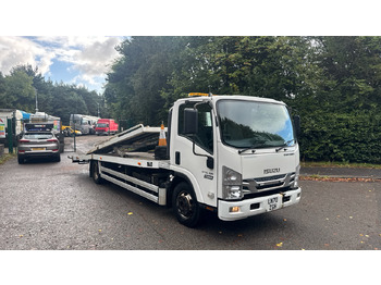 Truk pengangkut mobil ISUZU