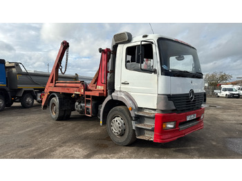Truk skip loader MERCEDES-BENZ Atego 1823