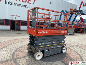 Scissor lifts SKYJACK