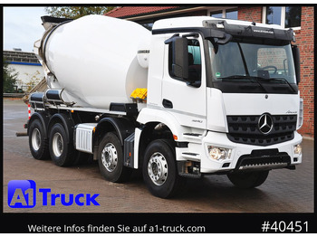 Truk pengaduk beton LIEBHERR