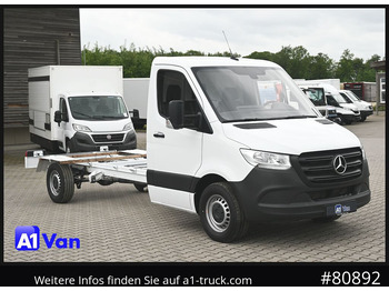 Truk sasis MERCEDES-BENZ Sprinter 317